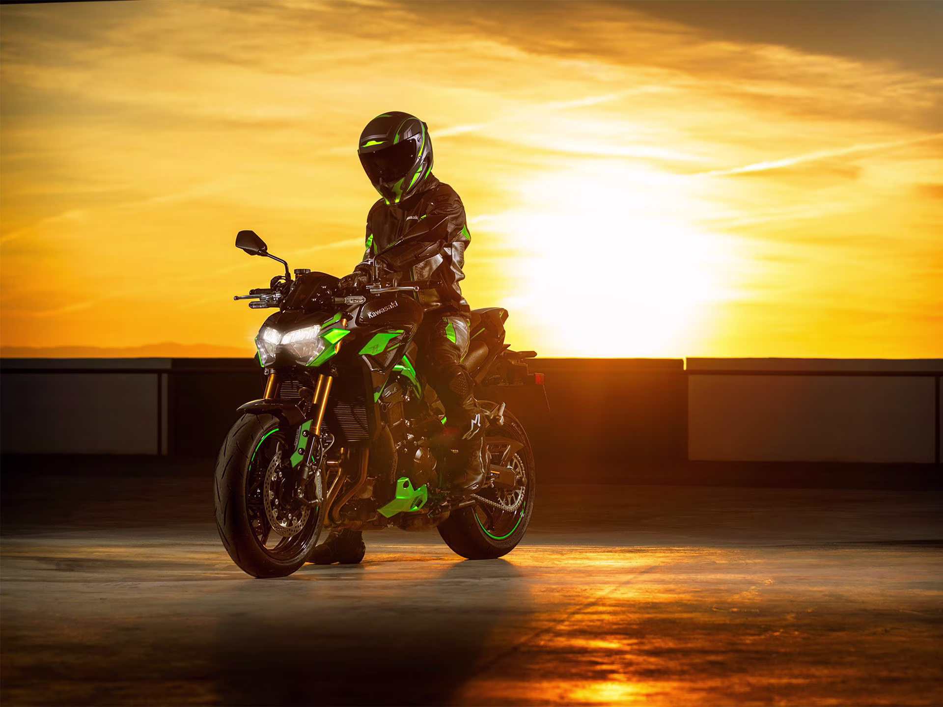 2024 Metallic Spark Black / Metallic Matte Graphenesteel Gray / Candy Lime Green Kawasaki Z900 SE ABS Motorcycle
