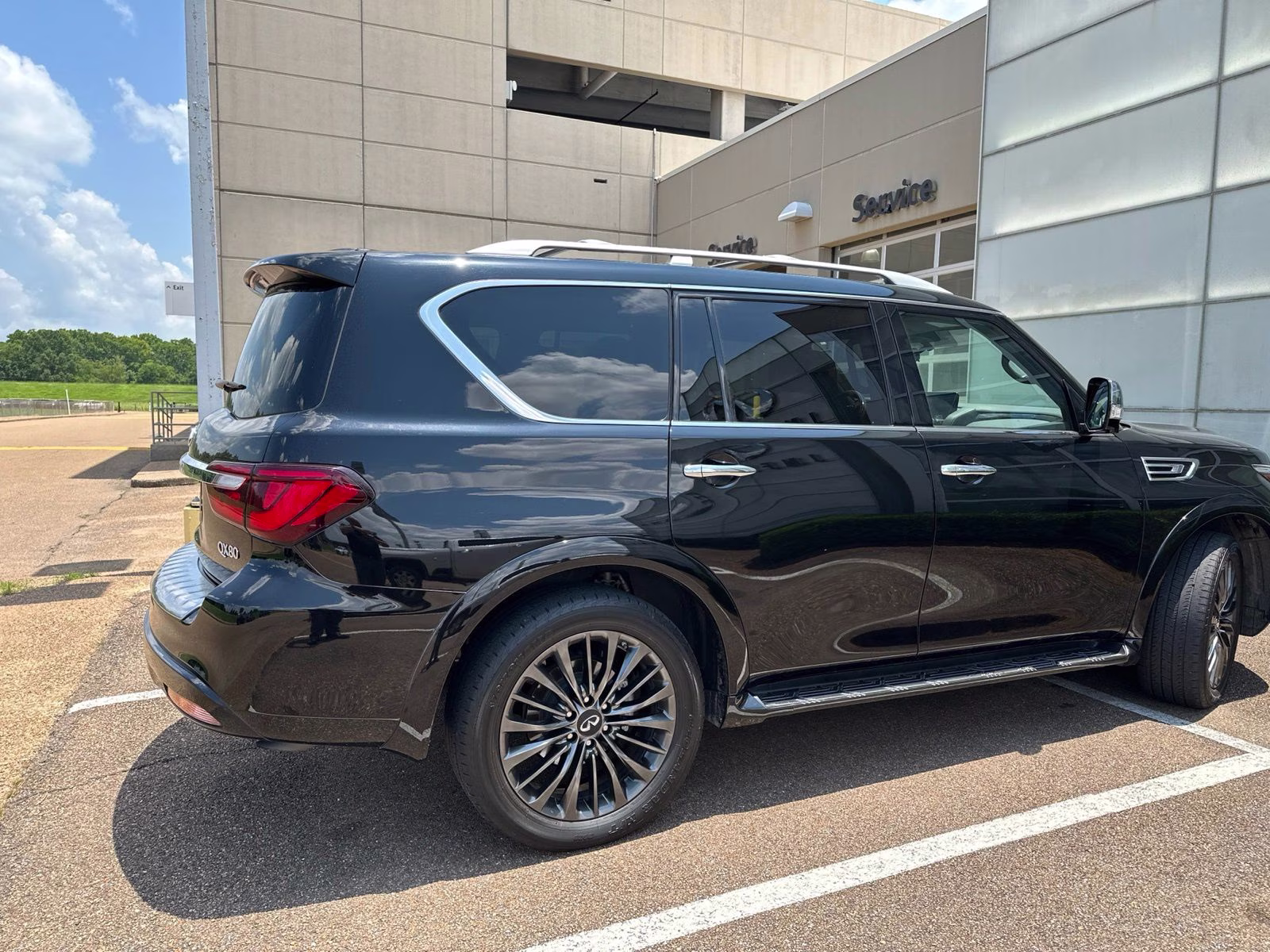 2023 Black Obsidian INFINITI QX80 Sensory 4X4 SUV