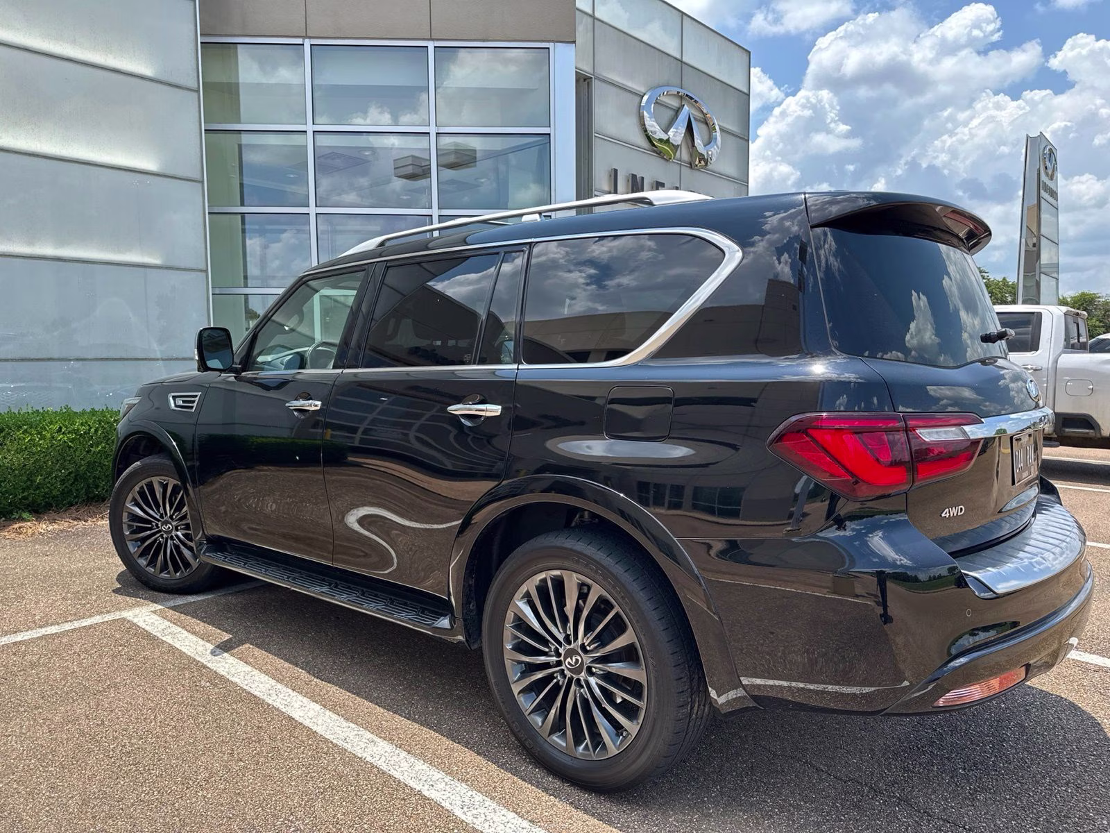 2023 Black Obsidian INFINITI QX80 Sensory 4X4 SUV