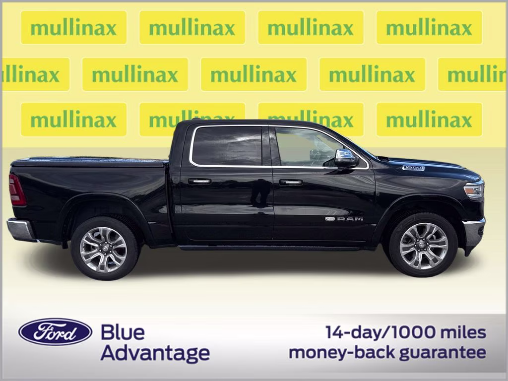 2019 Diamond Black Crystal Pearlcoat Ram 1500 Limited 4X4 Truck