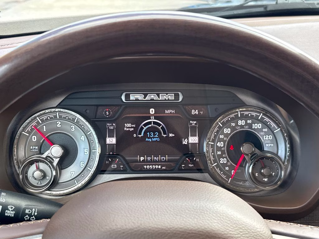 2019 Diamond Black Crystal Pearlcoat Ram 1500 Limited 4X4 Truck