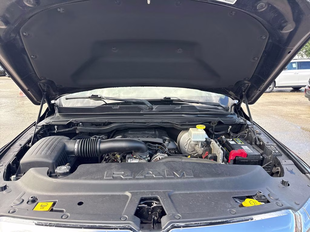 2019 Diamond Black Crystal Pearlcoat Ram 1500 Limited 4X4 Truck