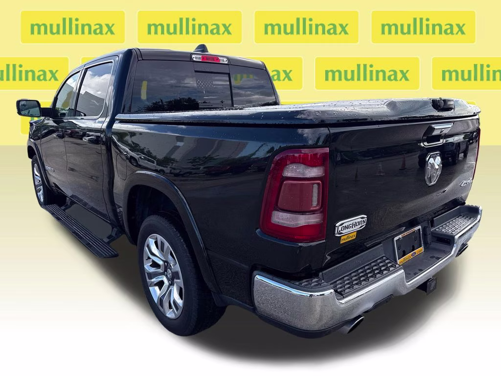 2019 Diamond Black Crystal Pearlcoat Ram 1500 Limited 4X4 Truck