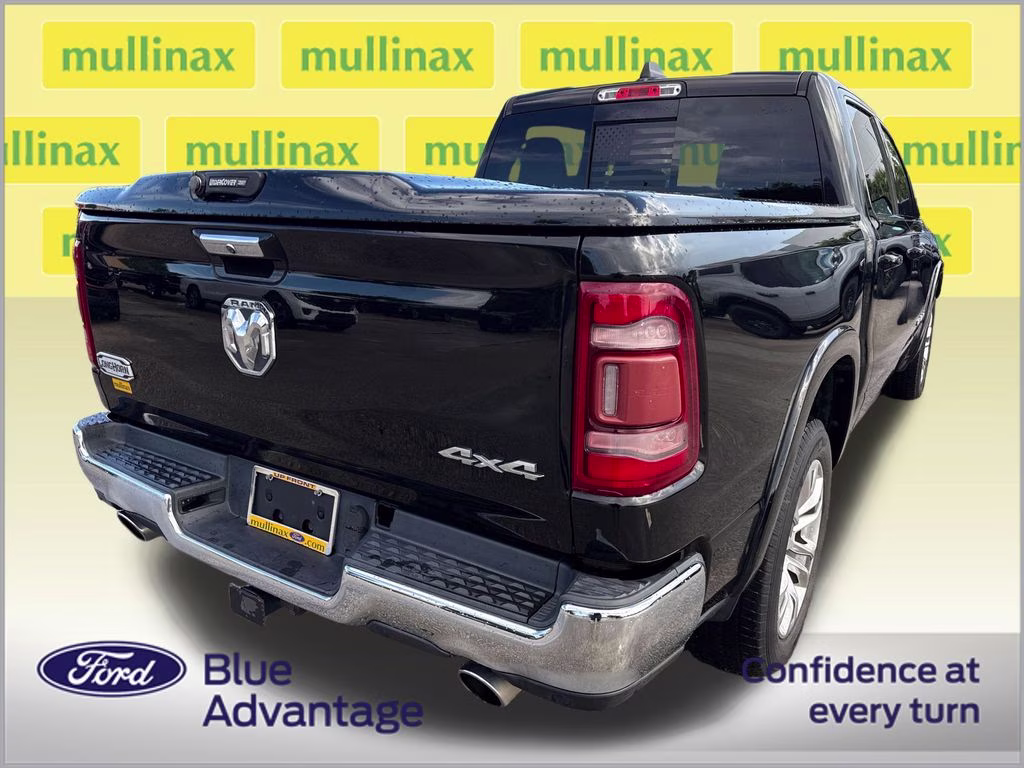 2019 Diamond Black Crystal Pearlcoat Ram 1500 Limited 4X4 Truck