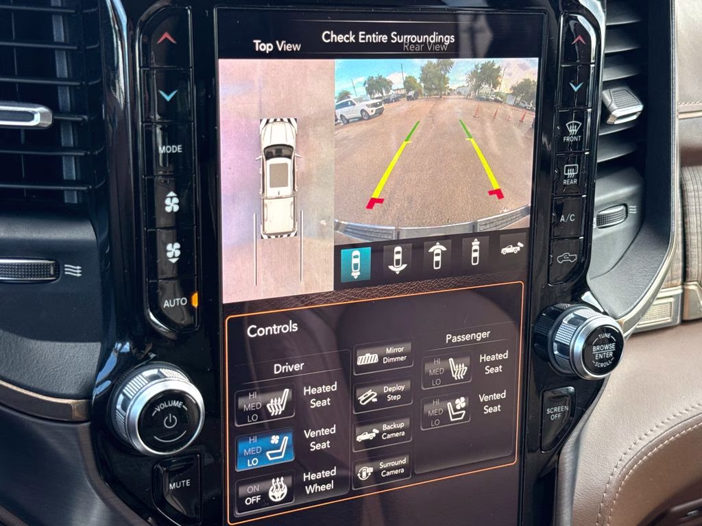 2019 Diamond Black Crystal Pearlcoat Ram 1500 Limited 4X4 Truck