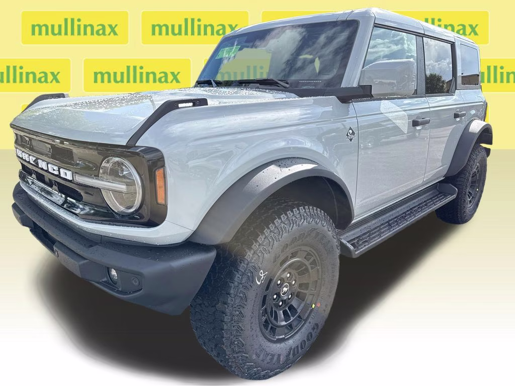 2026 Avalanche Gray Ford Bronco Outer Banks 4X4 SUV