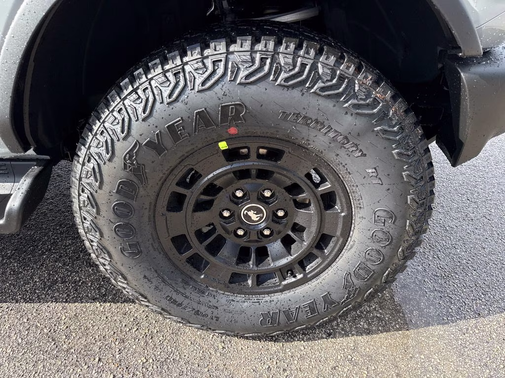 2026 Avalanche Gray Ford Bronco Outer Banks 4X4 SUV