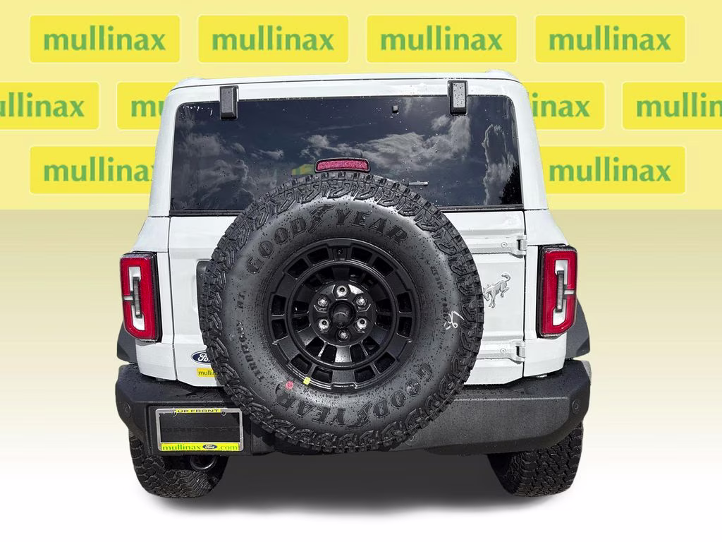 2026 Avalanche Gray Ford Bronco Outer Banks 4X4 SUV