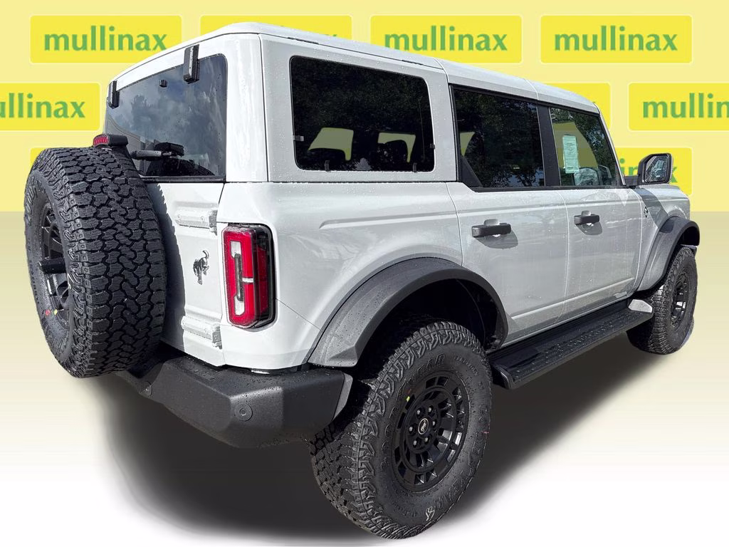 2026 Avalanche Gray Ford Bronco Outer Banks 4X4 SUV