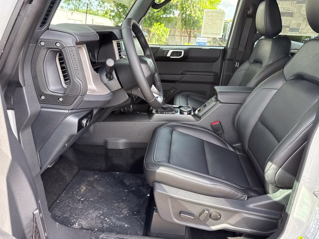 2026 Avalanche Gray Ford Bronco Outer Banks 4X4 SUV
