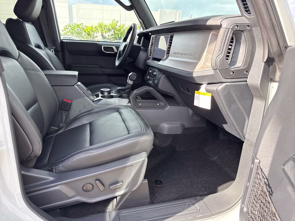 2026 Avalanche Gray Ford Bronco Outer Banks 4X4 SUV