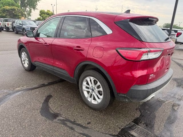 2020 Rapid Red Metallic Tinted Clearcoat Ford Escape SE AWD SUV