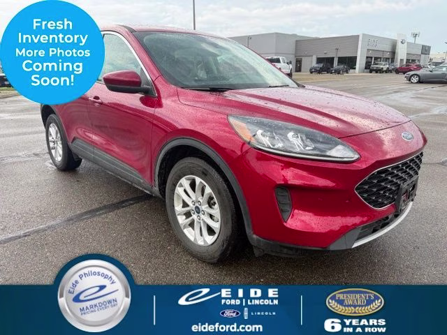 2020 Rapid Red Metallic Tinted Clearcoat Ford Escape SE AWD SUV