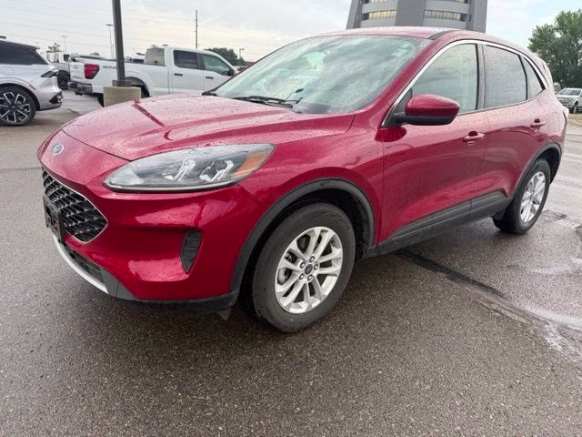 2020 Rapid Red Metallic Tinted Clearcoat Ford Escape SE AWD SUV