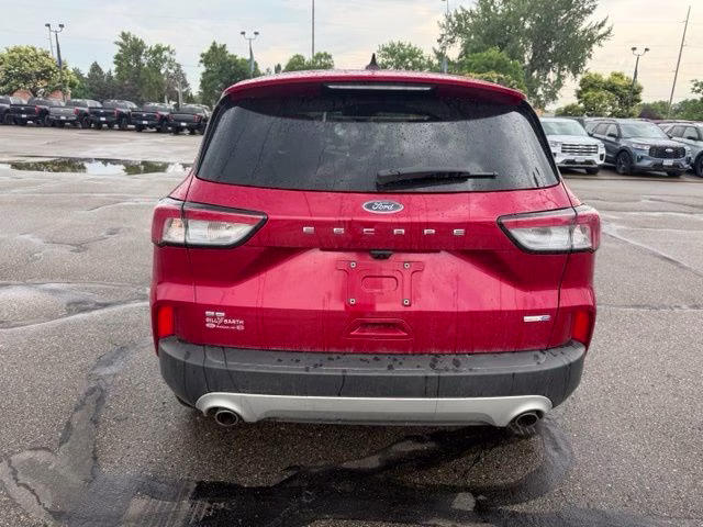 2020 Rapid Red Metallic Tinted Clearcoat Ford Escape SE AWD SUV