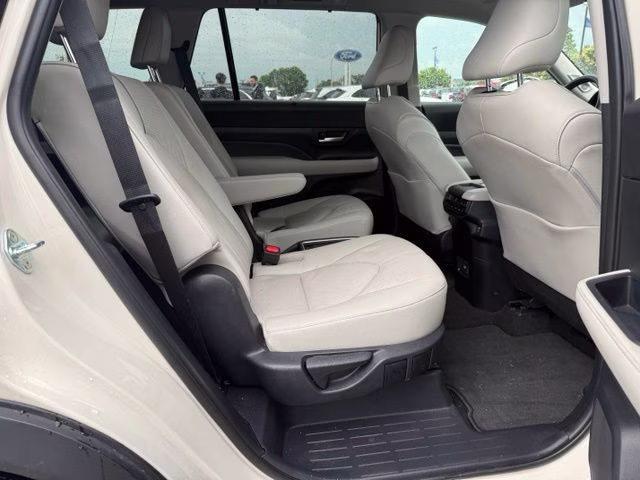 2024 Coastal Cream Toyota Grand Highlander Platinum AWD SUV