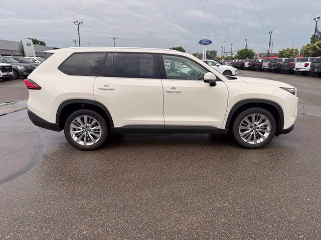 2024 Coastal Cream Toyota Grand Highlander Platinum AWD SUV