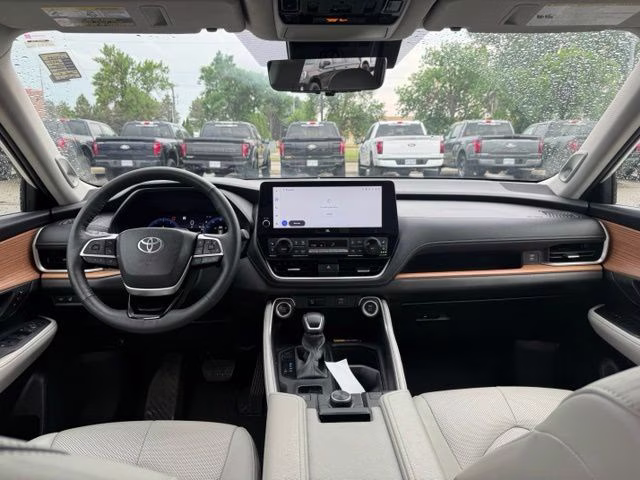 2024 Coastal Cream Toyota Grand Highlander Platinum AWD SUV