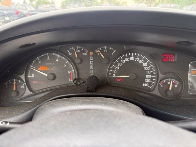 2004 Liquid Silver Metallic Pontiac Bonneville SE FWD Sedan