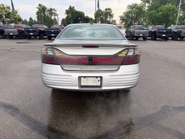 2004 Liquid Silver Metallic Pontiac Bonneville SE FWD Sedan