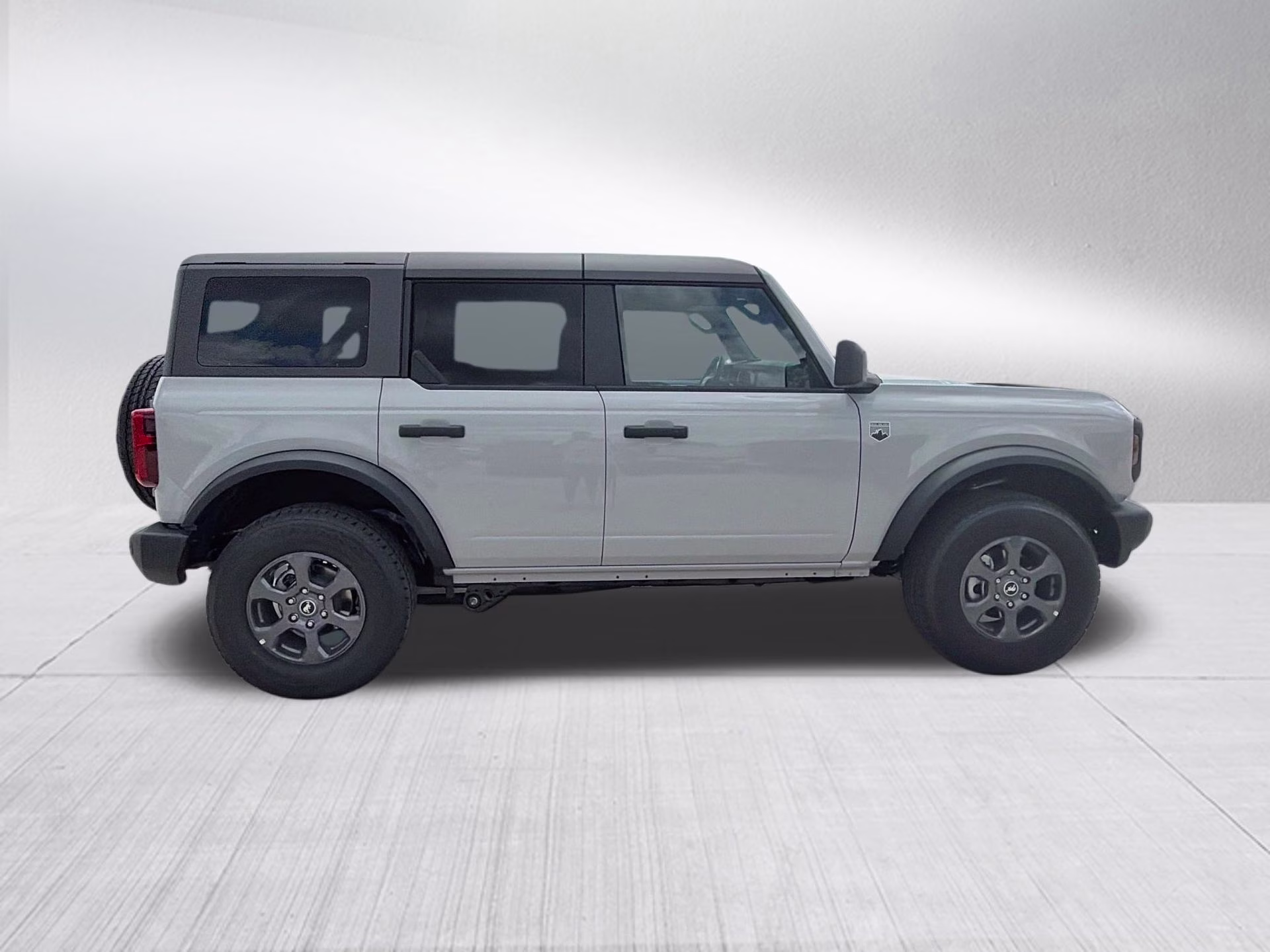 2026 Avalanche Gray Ford Bronco Big Bend 4X4 SUV