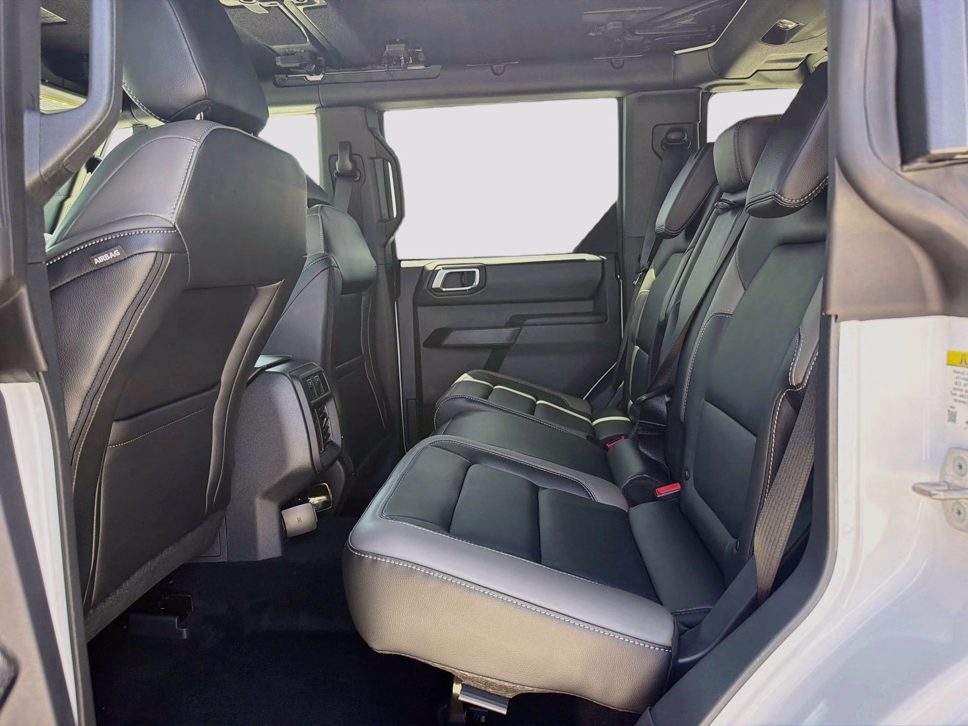 2026 Oxford White Ford Bronco Outer Banks 4X4 SUV