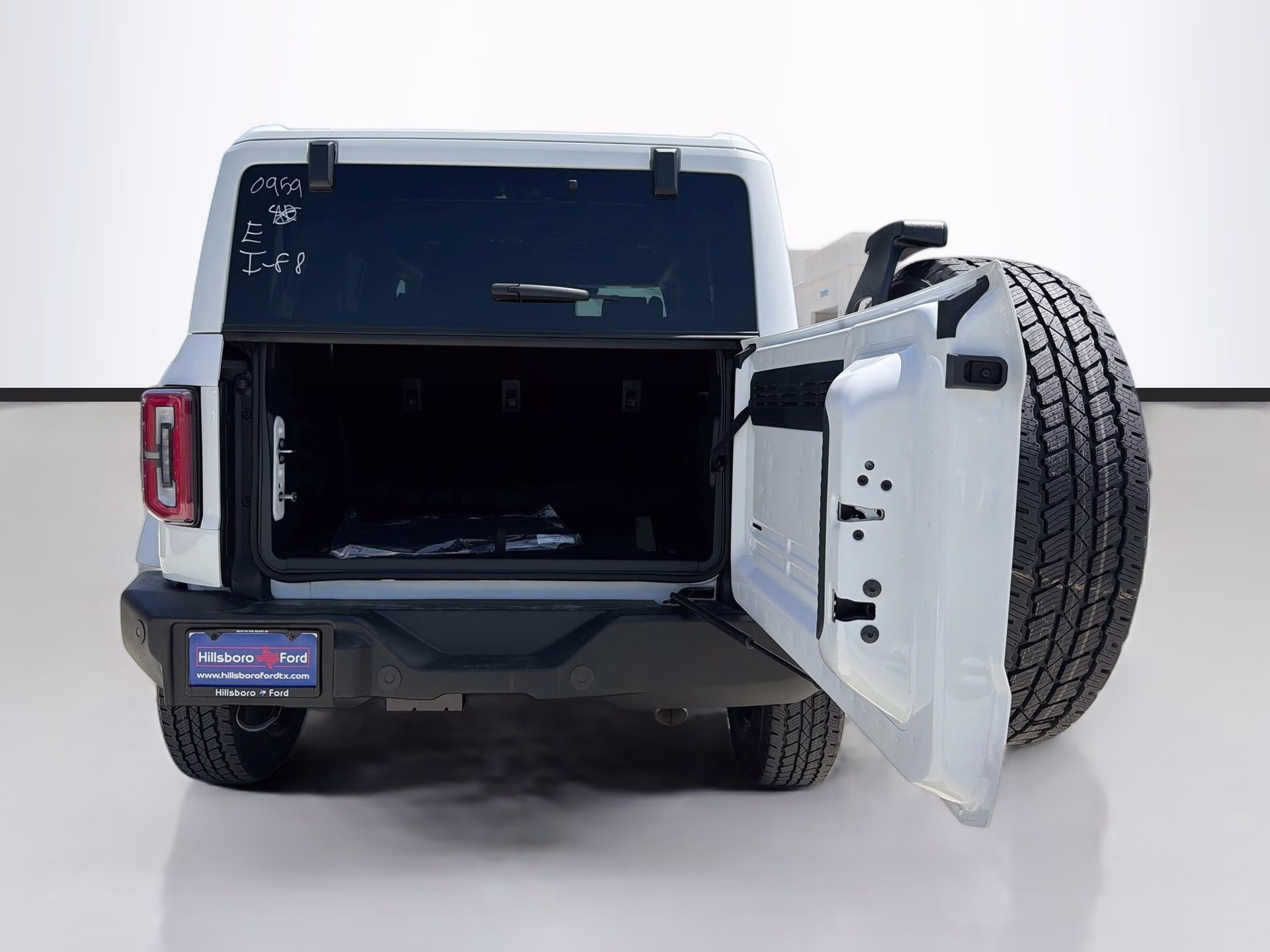 2026 Oxford White Ford Bronco Outer Banks 4X4 SUV