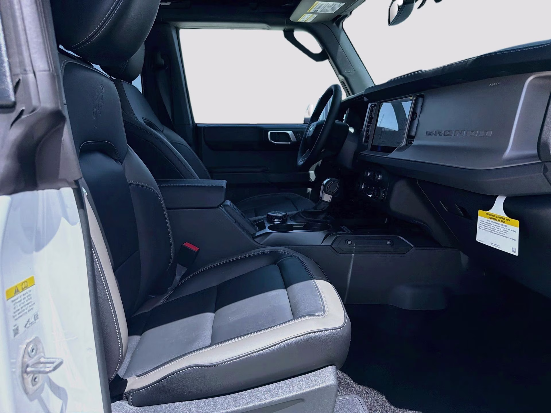2026 Oxford White Ford Bronco Outer Banks 4X4 SUV