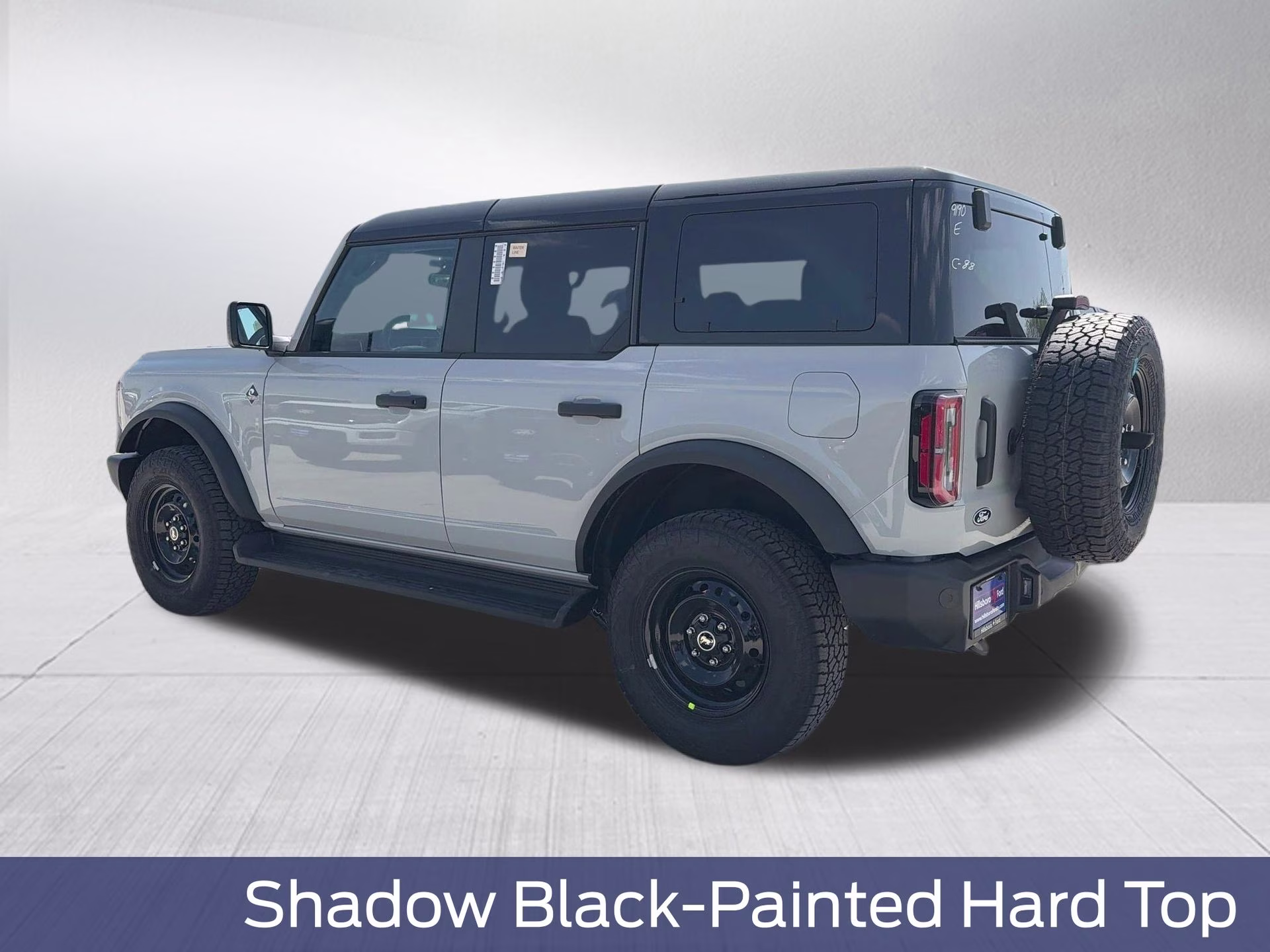 2026 Avalanche Gray Ford Bronco Outer Banks 4X4 SUV