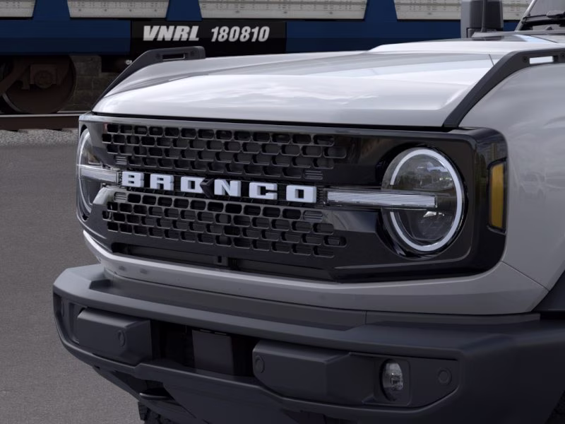 2026 Avalanche Gray Ford Bronco Outer Banks 4X4 SUV