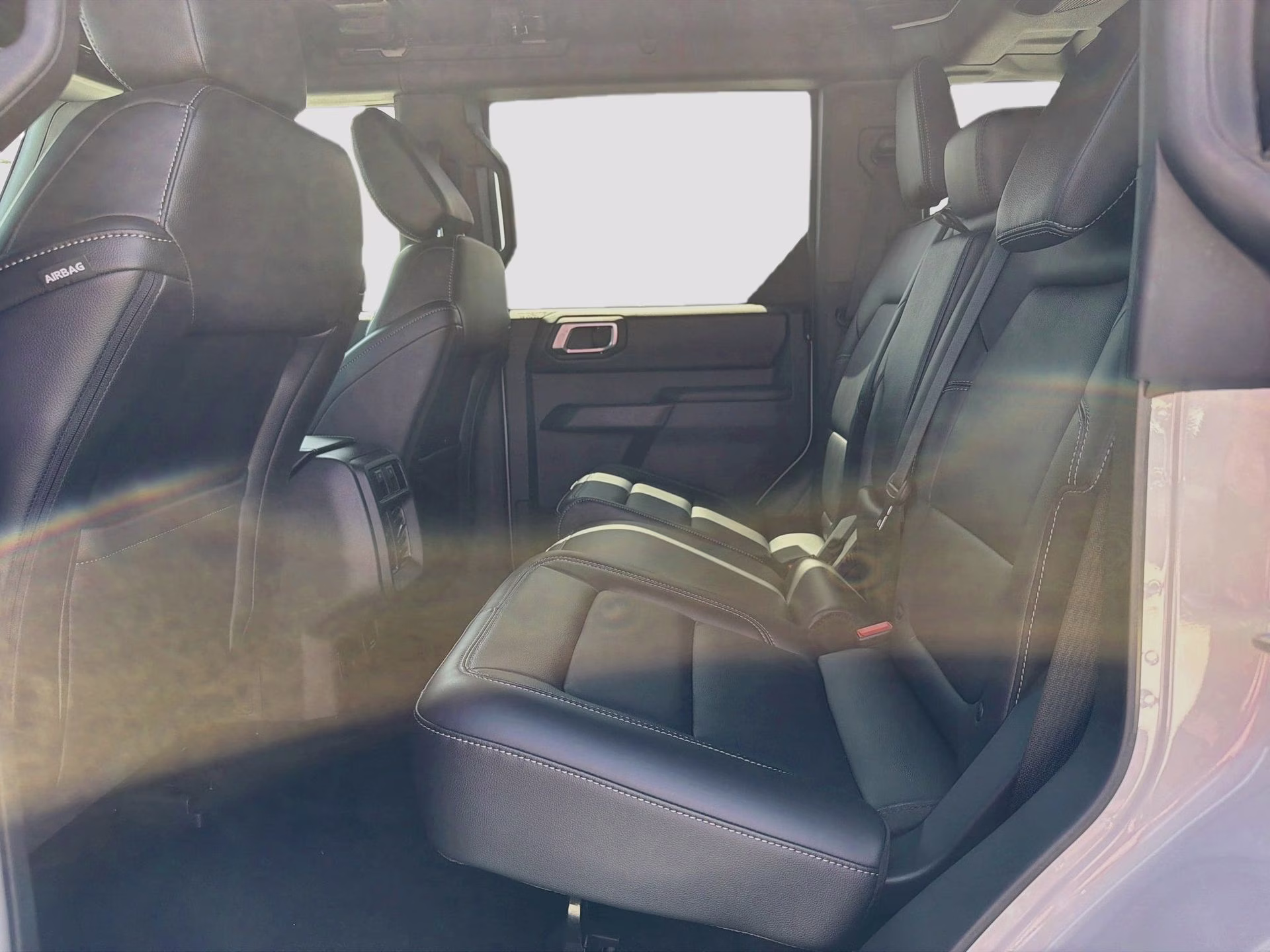 2026 Avalanche Gray Ford Bronco Outer Banks 4X4 SUV