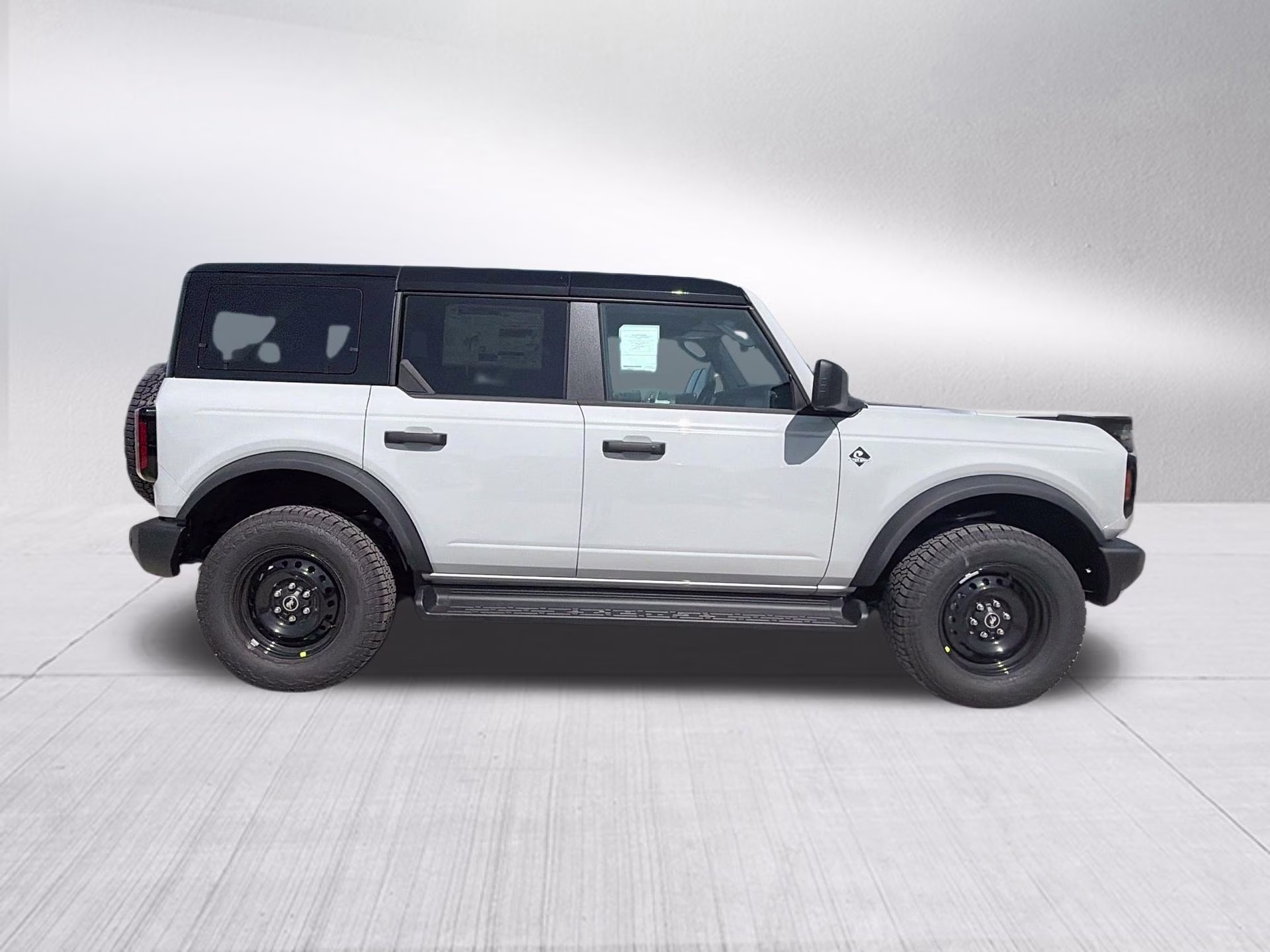 2026 Avalanche Gray Ford Bronco Outer Banks 4X4 SUV