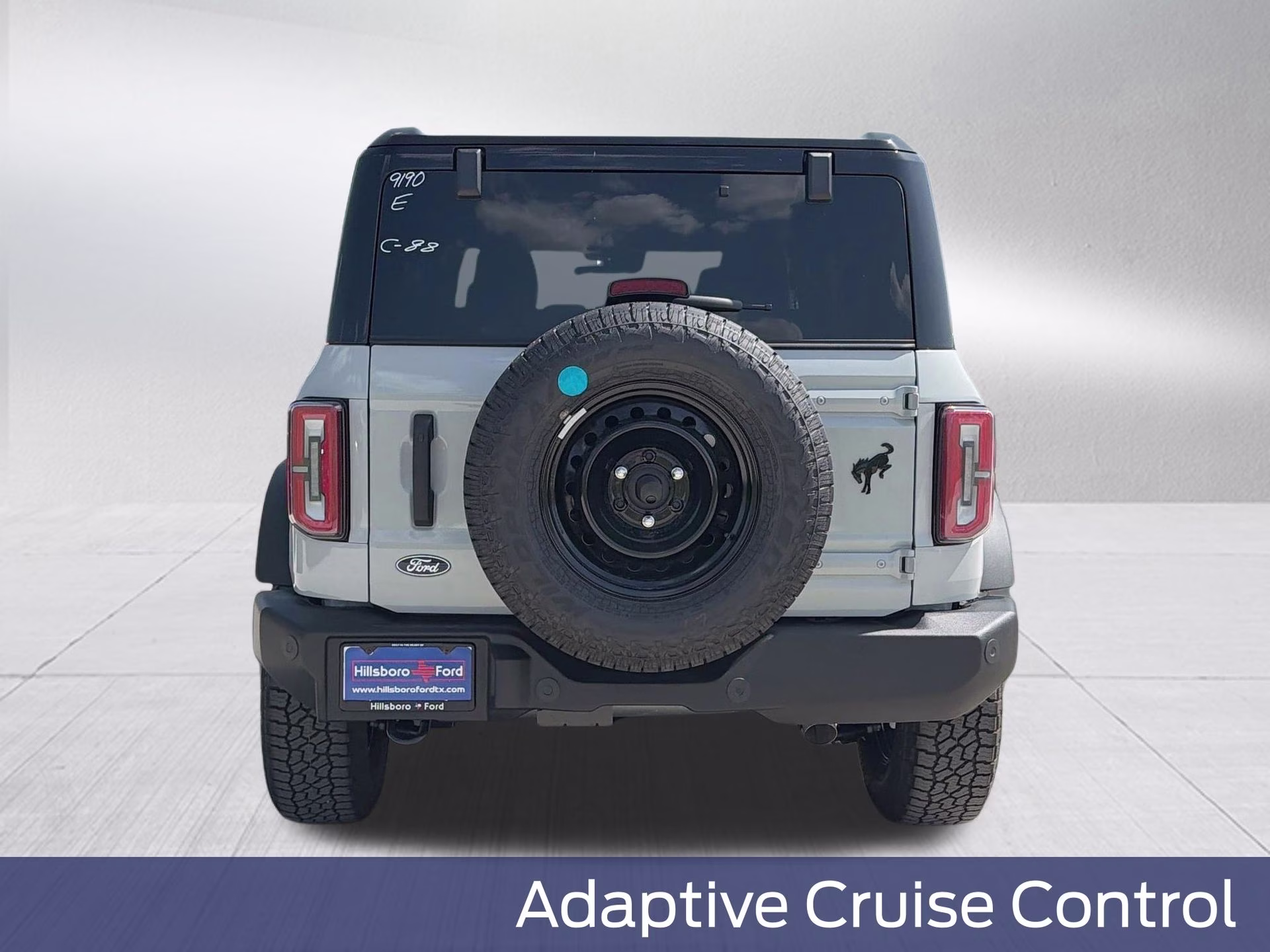 2026 Avalanche Gray Ford Bronco Outer Banks 4X4 SUV