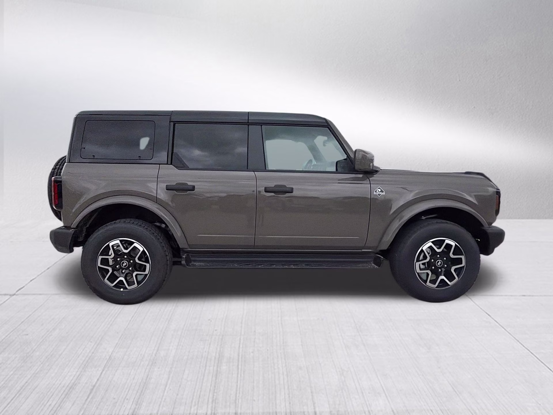2026 Marsh Gray Ford Bronco Outer Banks 4X4 SUV