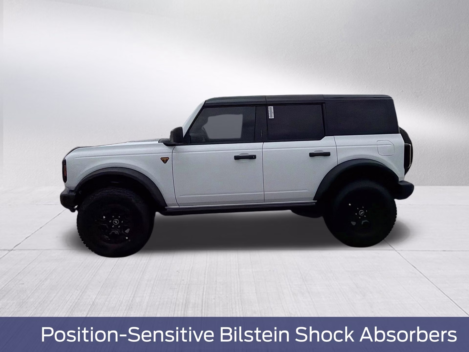 2026 Oxford White Ford Bronco Badlands 4X4 SUV