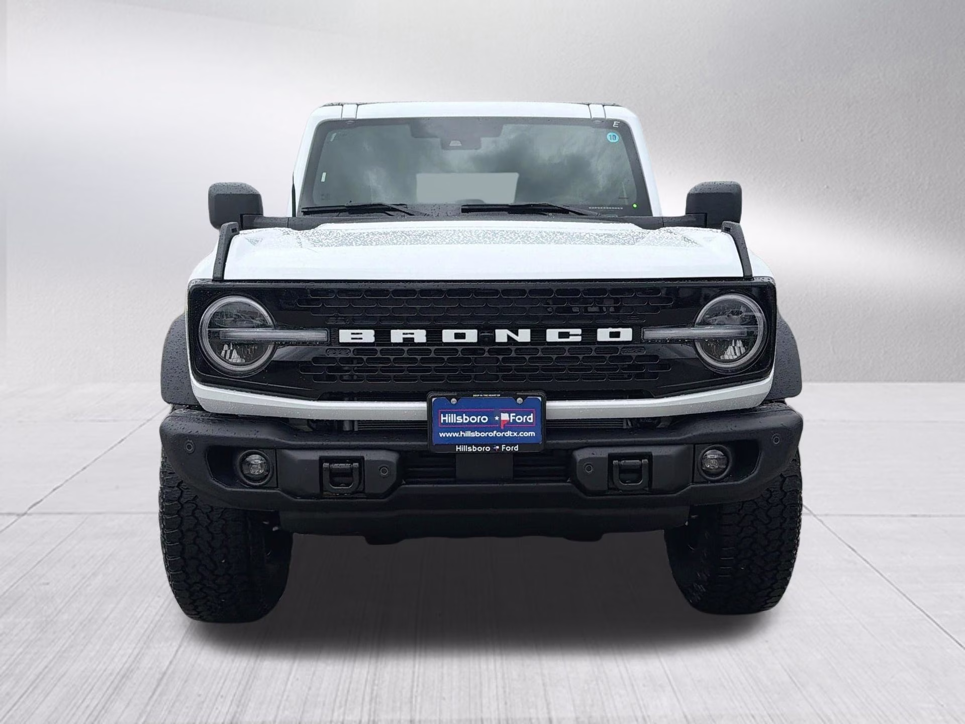 2026 Oxford White Ford Bronco Badlands 4X4 SUV