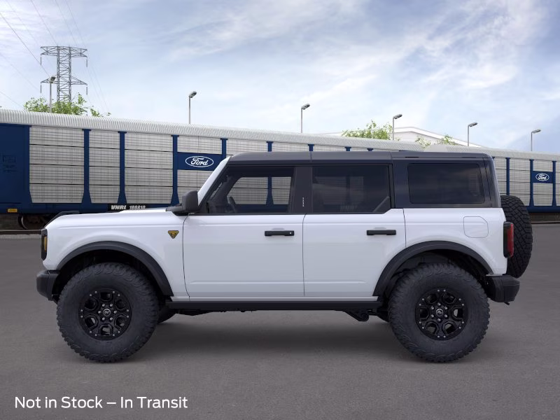 2026 Oxford White Ford Bronco Badlands 4X4 SUV