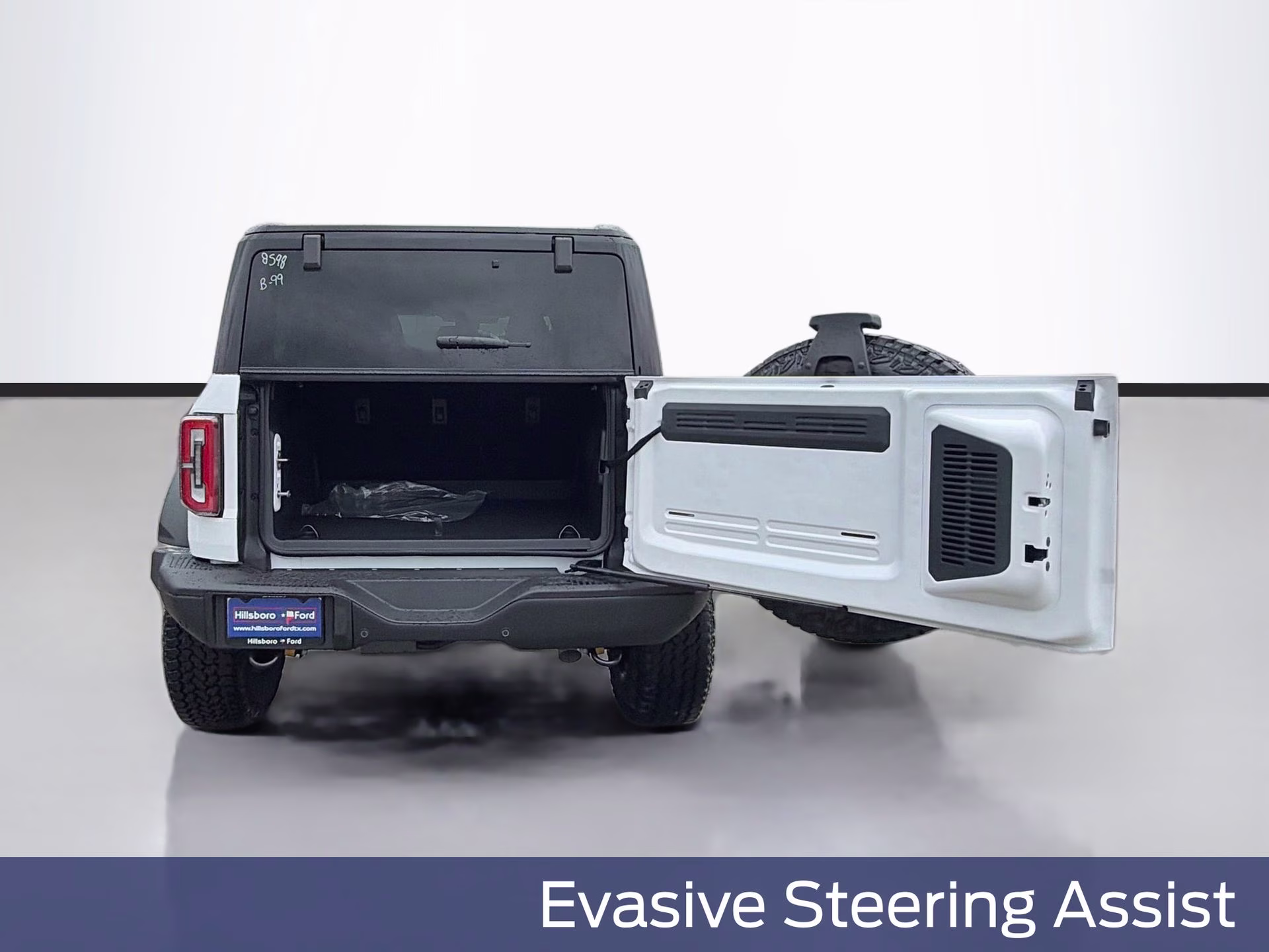 2026 Oxford White Ford Bronco Badlands 4X4 SUV