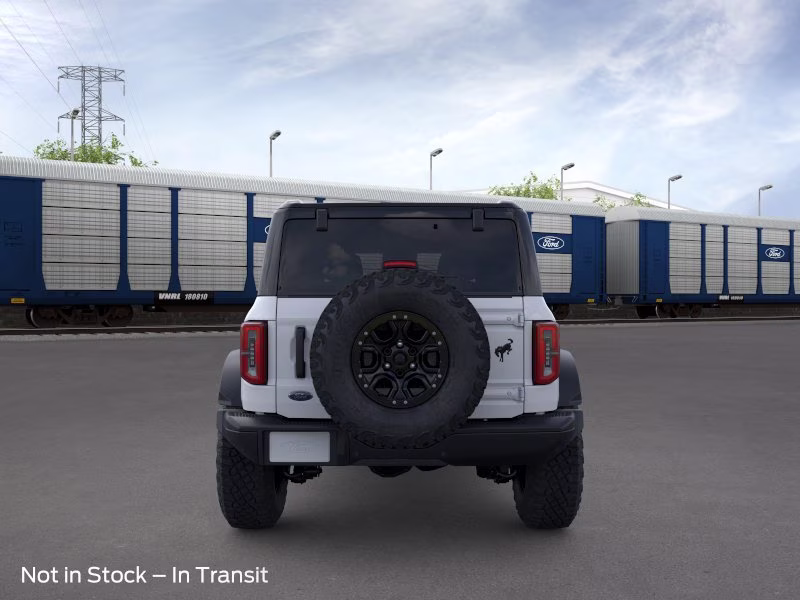 2026 Oxford White Ford Bronco Badlands 4X4 SUV