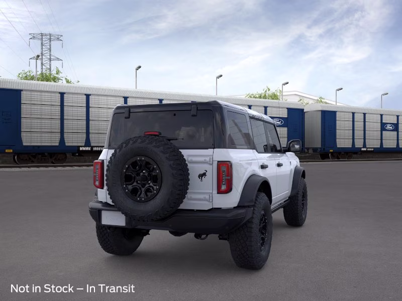 2026 Oxford White Ford Bronco Badlands 4X4 SUV