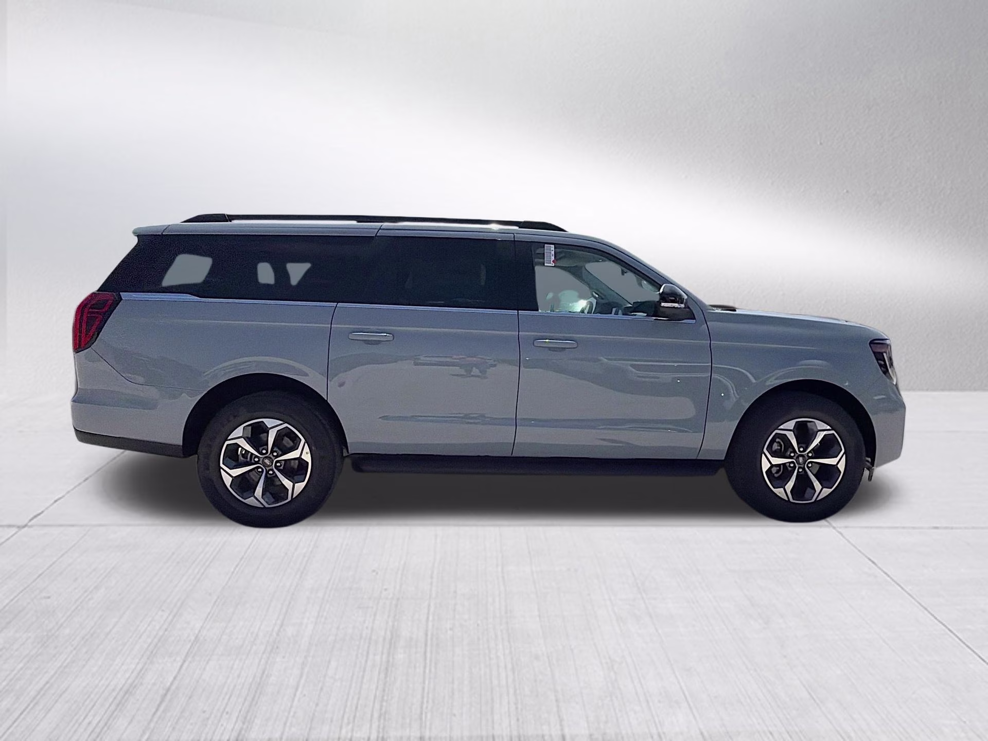 2027 Glacier Gray Metallic Tri-Coat Ford Expedition Max Active RWD SUV