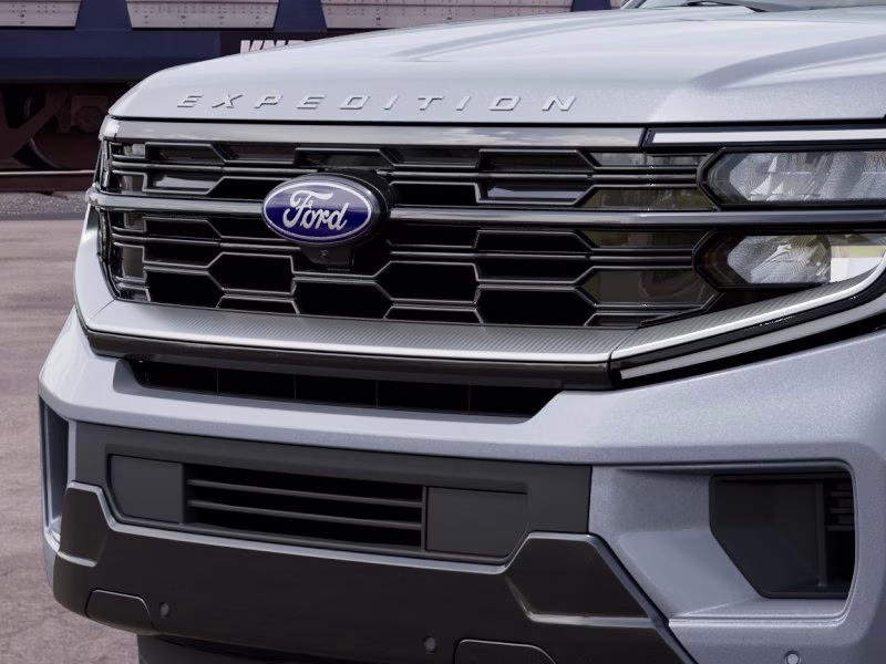 2027 Glacier Gray Metallic Tri-Coat Ford Expedition Max Platinum 4X4 SUV