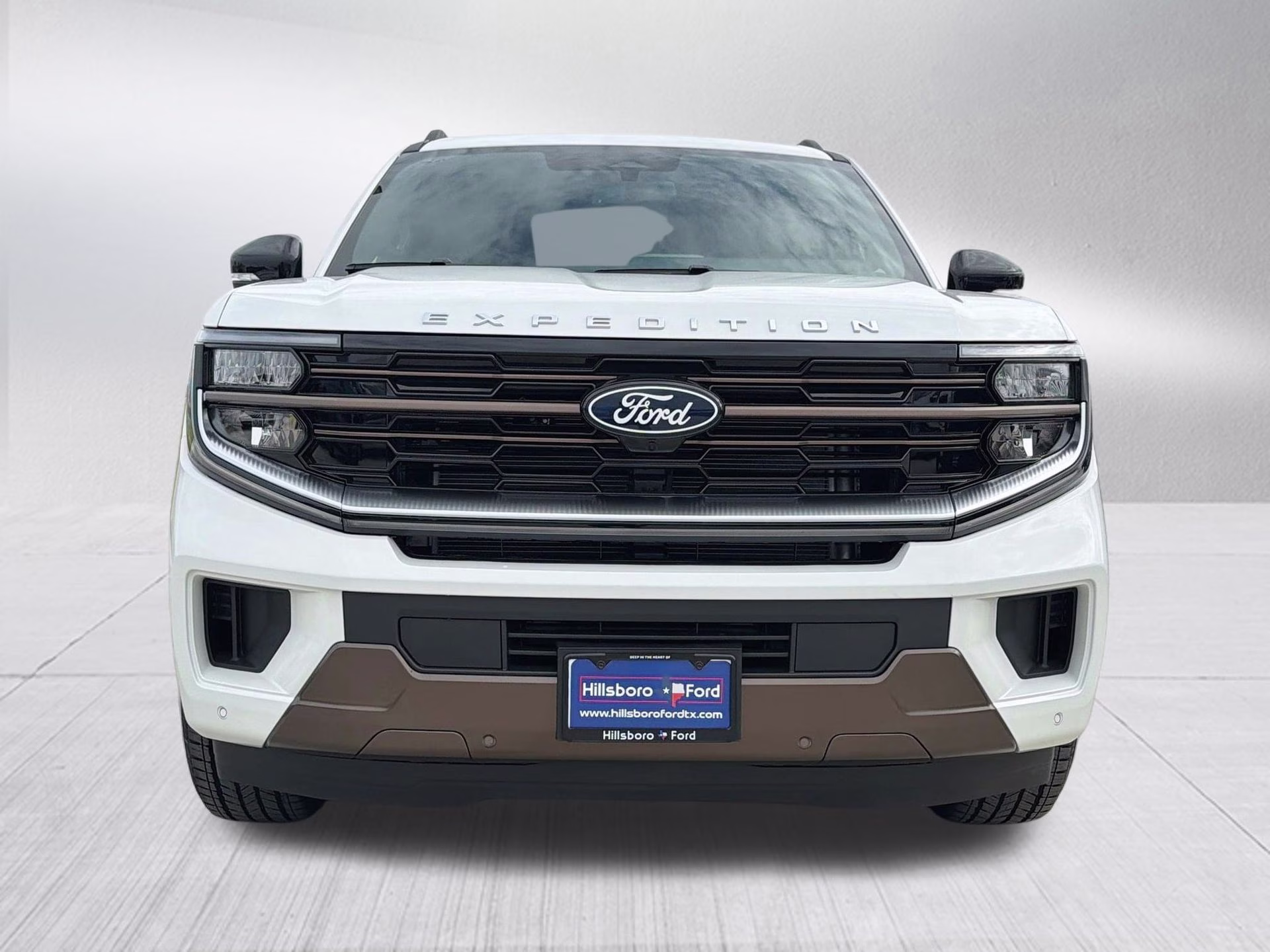 2027 Star White Metallic Tri-Coat Ford Expedition King Ranch 4X4 SUV
