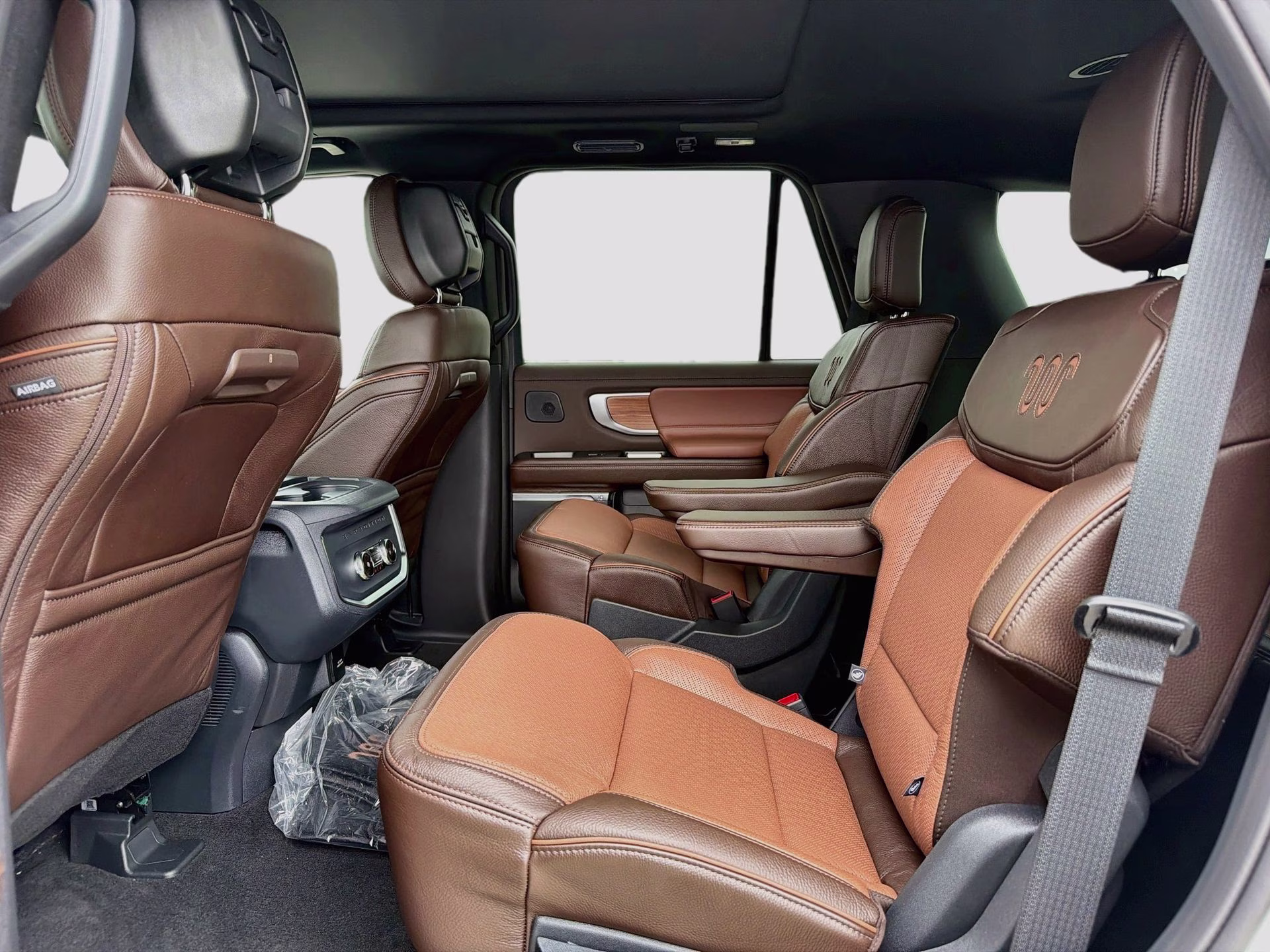 2027 Star White Metallic Tri-Coat Ford Expedition King Ranch 4X4 SUV