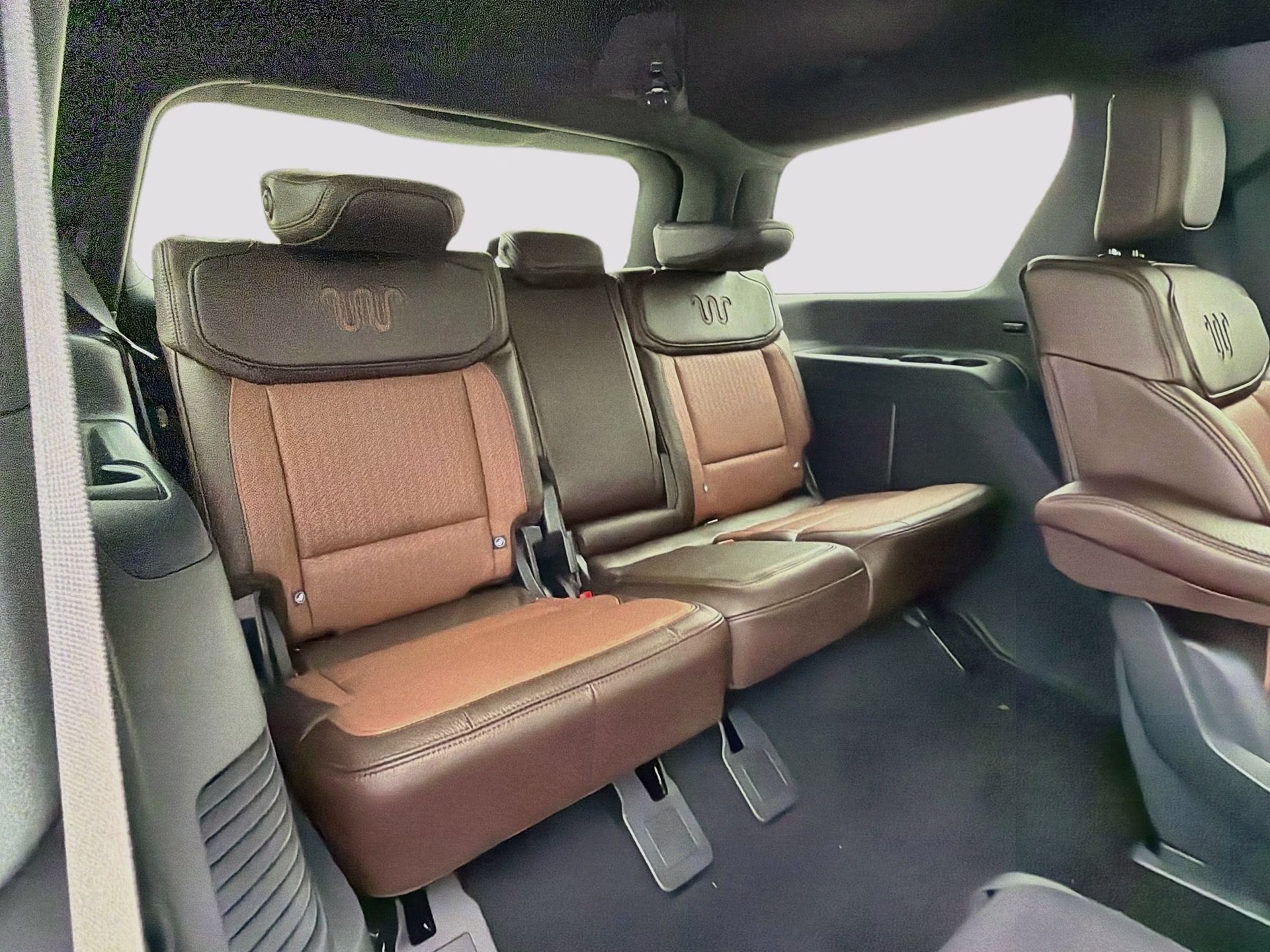 2027 Star White Metallic Tri-Coat Ford Expedition King Ranch 4X4 SUV
