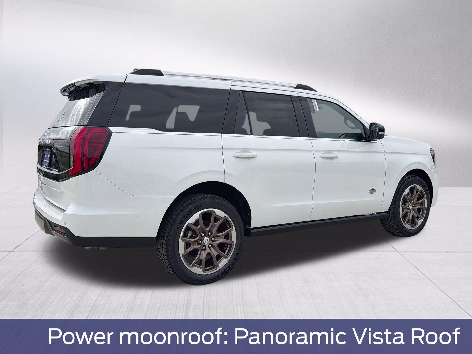 2027 Star White Metallic Tri-Coat Ford Expedition King Ranch 4X4 SUV
