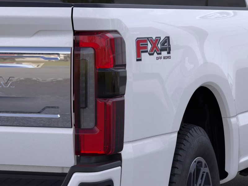 2026 Star White Metallic Tri-Coat Ford Super Duty F-350 SRW Platinum 4X4 Truck