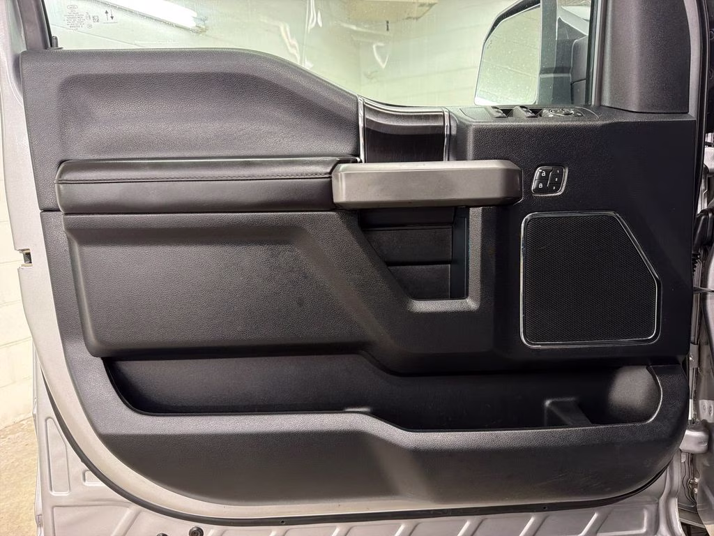 2020 Iconic Silver Metallic Ford F-150 Platinum 4X4 Truck