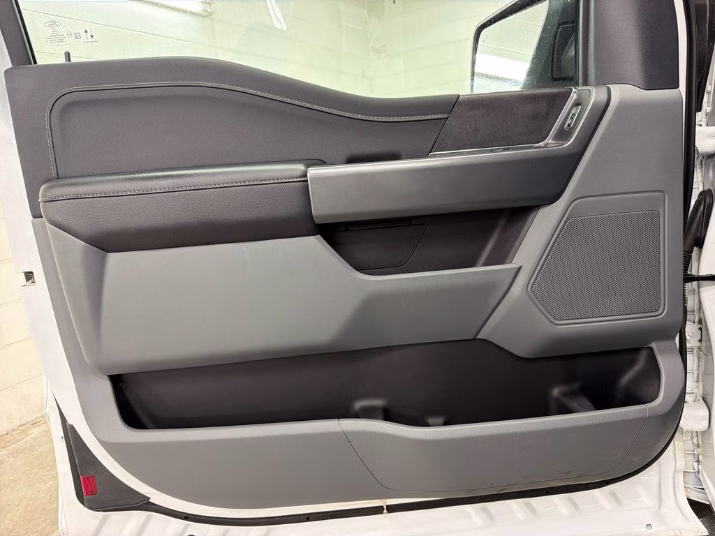 2025 Oxford White Ford F-150 XLT RWD Truck