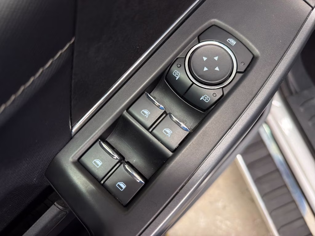 2025 Oxford White Ford F-150 XLT RWD Truck